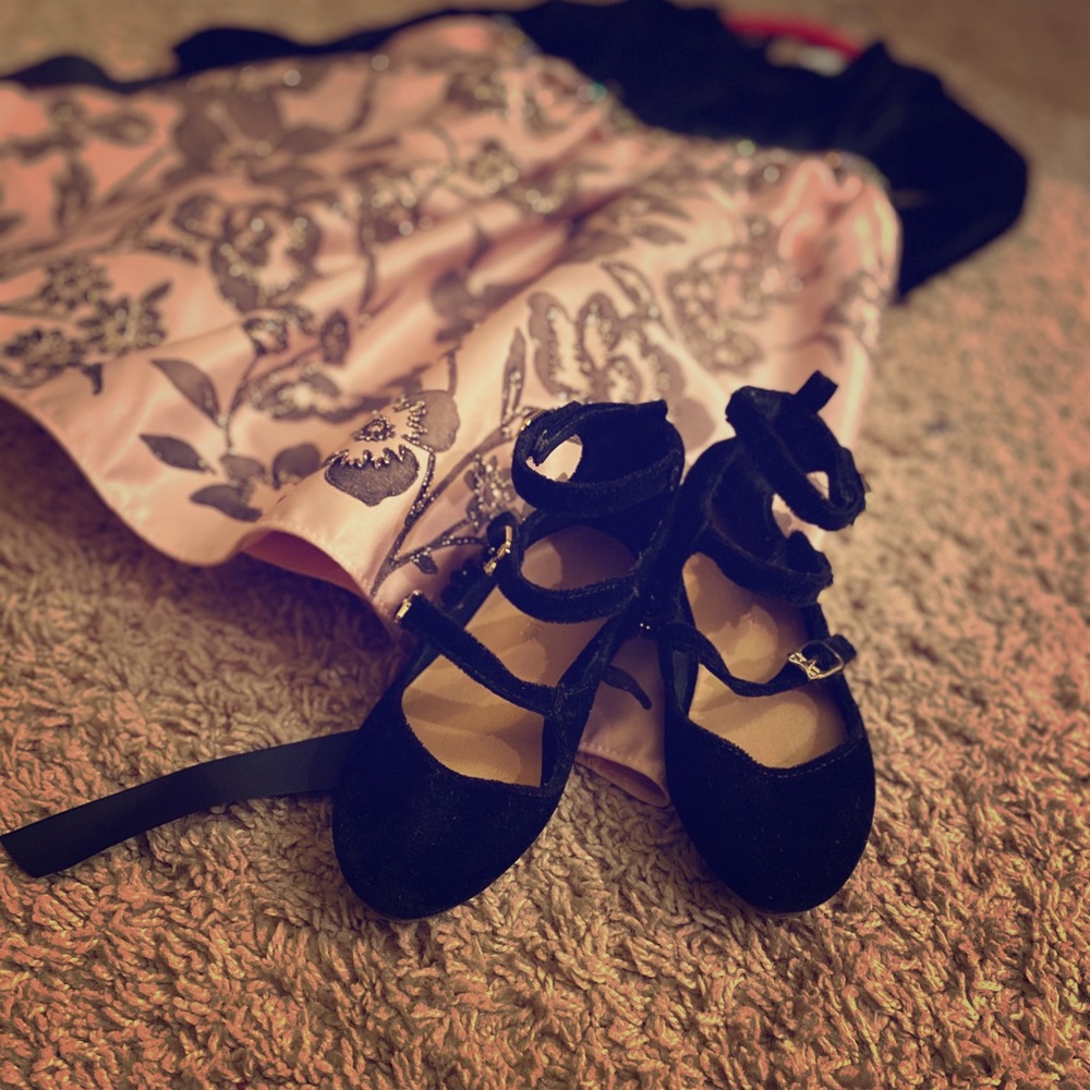 Girls old Navy velvet Mary Jane shoes